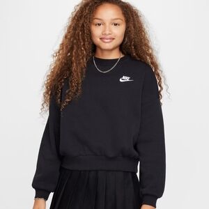 Nike Sportswear Club Fleece
Girls' Boxy Crew-Neck Sweatshirt